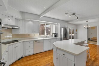 96 Neill Dr in Watertown, CT - Building Photo - Building Photo