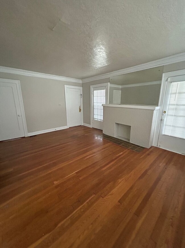 5305 Charlotte St in Kansas City, MO - Building Photo - Building Photo