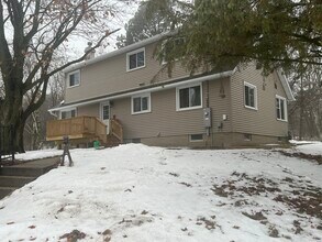 2520 28th St SE, Unit 2 in Rochester, MN - Building Photo - Building Photo