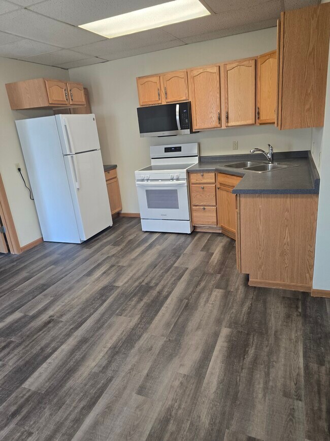 114 2nd Ave N, Unit 3