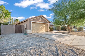 7037 W Cavalier Dr in Glendale, AZ - Foto de edificio - Building Photo