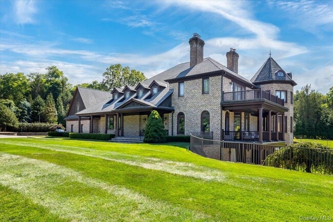 2 Sunset Ln in Saint James, NY - Building Photo - Building Photo