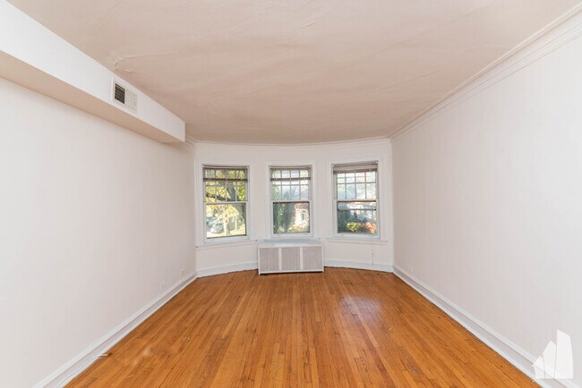 2654 W Ardmore Ave, Unit 54-2 in Chicago, IL - Building Photo - Building Photo