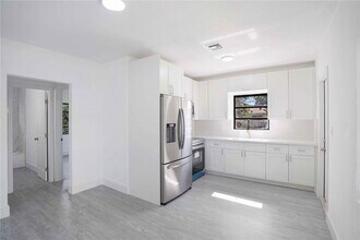 50 E 13th St in Hialeah, FL - Building Photo - Building Photo