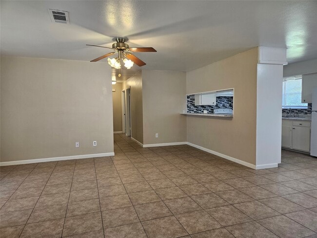 207 Shadow Oaks Dr in Conroe, TX - Building Photo - Building Photo
