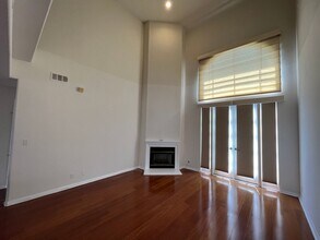 1250 Midvale Ave in Los Angeles, CA - Building Photo - Building Photo