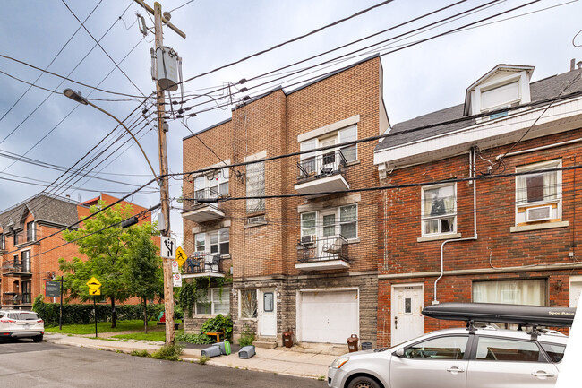 1341 La Fontaine Rue in Montréal, QC - Building Photo - Building Photo