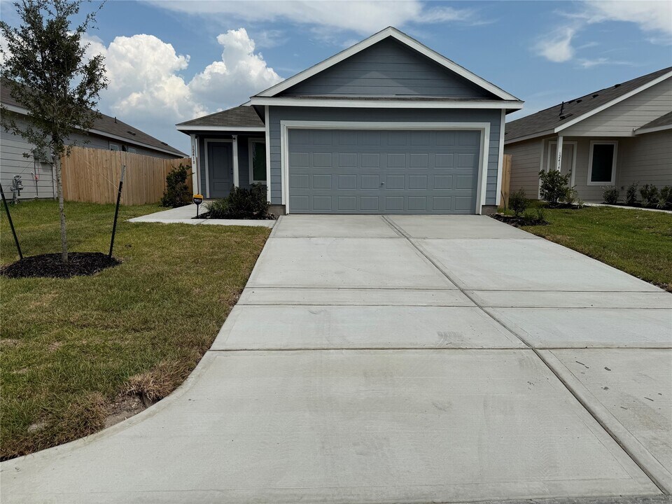 12418 Mountain Daisy Rd in Houston, TX - Building Photo