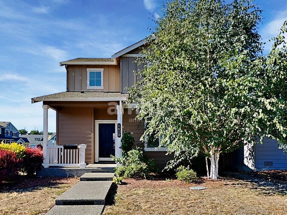 1613 180th St Ct E in Spanaway, WA - Building Photo