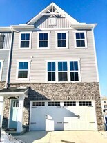 201 Via Veneto in Delaware, OH - Building Photo