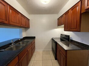 512 Commerce St in Gretna, LA - Building Photo - Building Photo