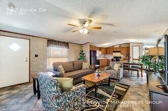 787 N Bever Dr in Towanda, KS - Building Photo - Building Photo