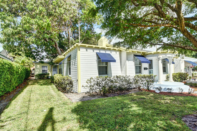 104 NE 4th Ave in Delray Beach, FL - Building Photo - Building Photo