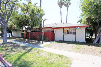 1740 W Neighbors Ave in Anaheim, CA - Building Photo - Building Photo