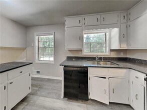 4189 Northstrand Dr in Decatur, GA - Building Photo - Building Photo