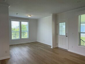 34904 Robins Song Rd in Zephyrhills, FL - Building Photo - Building Photo