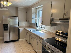 141 Bogert Ave in Toronto, ON - Building Photo - Building Photo