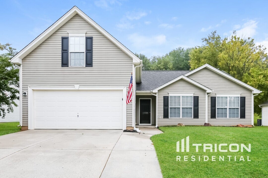 1533 Moss Creek Dr in Harrisburg, NC - Building Photo