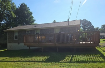 3104 Spring Creek Ct in Clarksville, TN - Building Photo - Building Photo