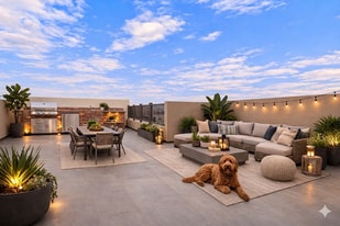 809 Brickyard Ln in Costa Mesa, CA - Building Photo