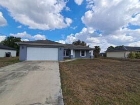 6142 Hester Ave in Ft. Myers, FL - Building Photo