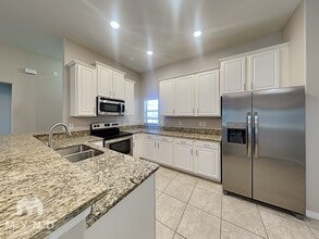 18105 Arbor Crest Dr in Hudson, FL - Foto de edificio - Building Photo