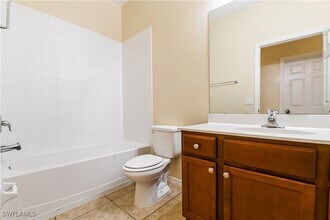 502 SW 19th Ln in Cape Coral, FL - Foto de edificio - Building Photo
