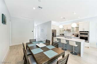 596 111th Ave N in Naples, FL - Building Photo - Building Photo