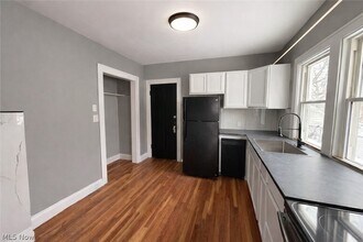 3702 W 135th St in Cleveland, OH - Foto de edificio - Building Photo