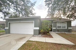 9828 Cristina Dr in Riverview, FL - Building Photo