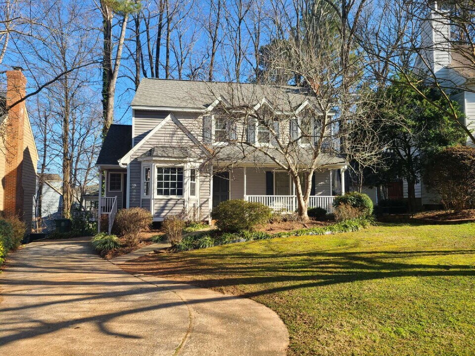 110 Topsail Ct in Cary, NC - Building Photo