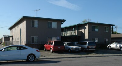 2254 Luz Ave in San Jose, CA - Foto de edificio - Building Photo