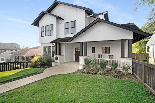 1109 W Grove Ave in Nashville, TN - Foto de edificio - Building Photo