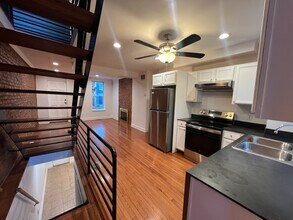 1011 Hollins St in Baltimore, MD - Building Photo - Building Photo