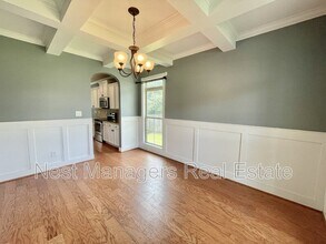 4033 Hunting Path Dr in Hope Mills, NC - Building Photo - Building Photo