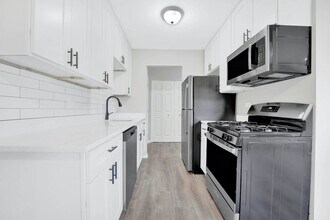 121 W 63rd St in Westmont, IL - Building Photo - Building Photo