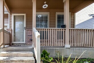 5826 Bronco Way in San Antonio, TX - Building Photo - Building Photo