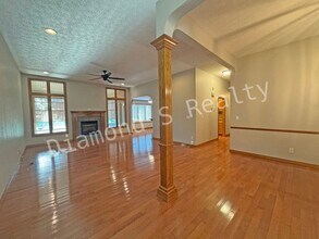3316 S Hillsboro Ave in Springfield, MO - Building Photo - Building Photo