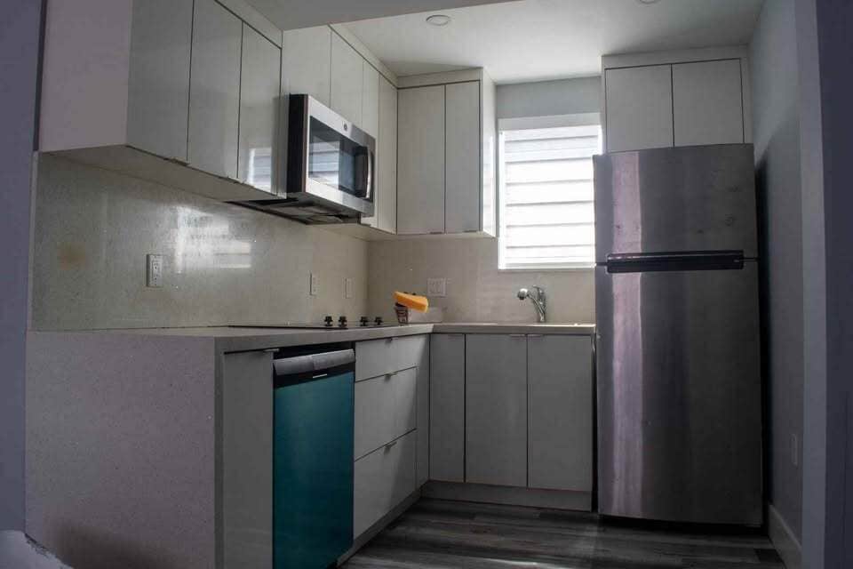 1652 NW 1st St, Unit 2 in Miami, FL - Building Photo