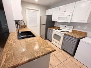 1360 Shady Ln in Turlock, CA - Building Photo - Building Photo