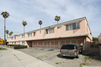 Parkview Manor in Oxnard, CA - Foto de edificio - Building Photo