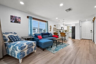 1019 SE 40th St in Cape Coral, FL - Foto de edificio - Building Photo