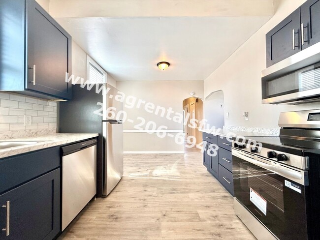 3209 Fairfield Ave in Fort Wayne, IN - Building Photo - Building Photo