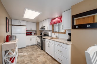 1357 W 18th Ave in Oshkosh, WI - Building Photo - Building Photo