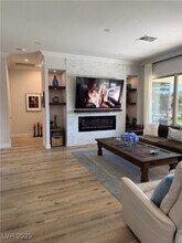 105 Fountainhead Cir in Henderson, NV - Building Photo - Building Photo