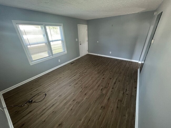 1562 Loney Ln in Louisville, KY - Building Photo - Building Photo