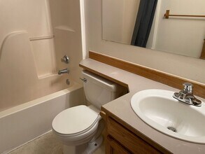 720 NW Sunburst Ct in Moses Lake, WA - Building Photo - Building Photo