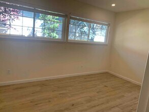 3567 Farm Hill Blvd-Unit -14 in Redwood City, CA - Building Photo - Building Photo