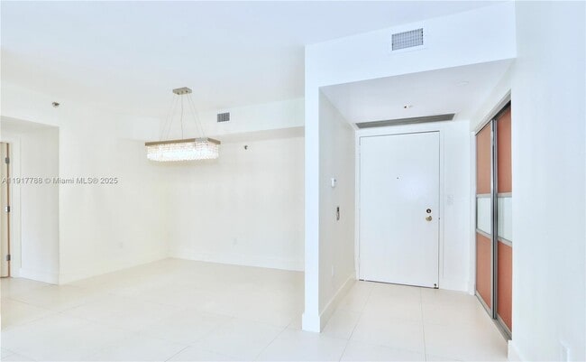 4000 Island Blvd in Aventura, FL - Building Photo - Building Photo