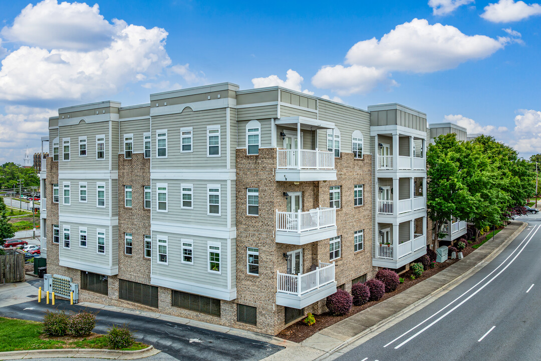 Arbor House Condominiums in Greensboro, NC - Building Photo